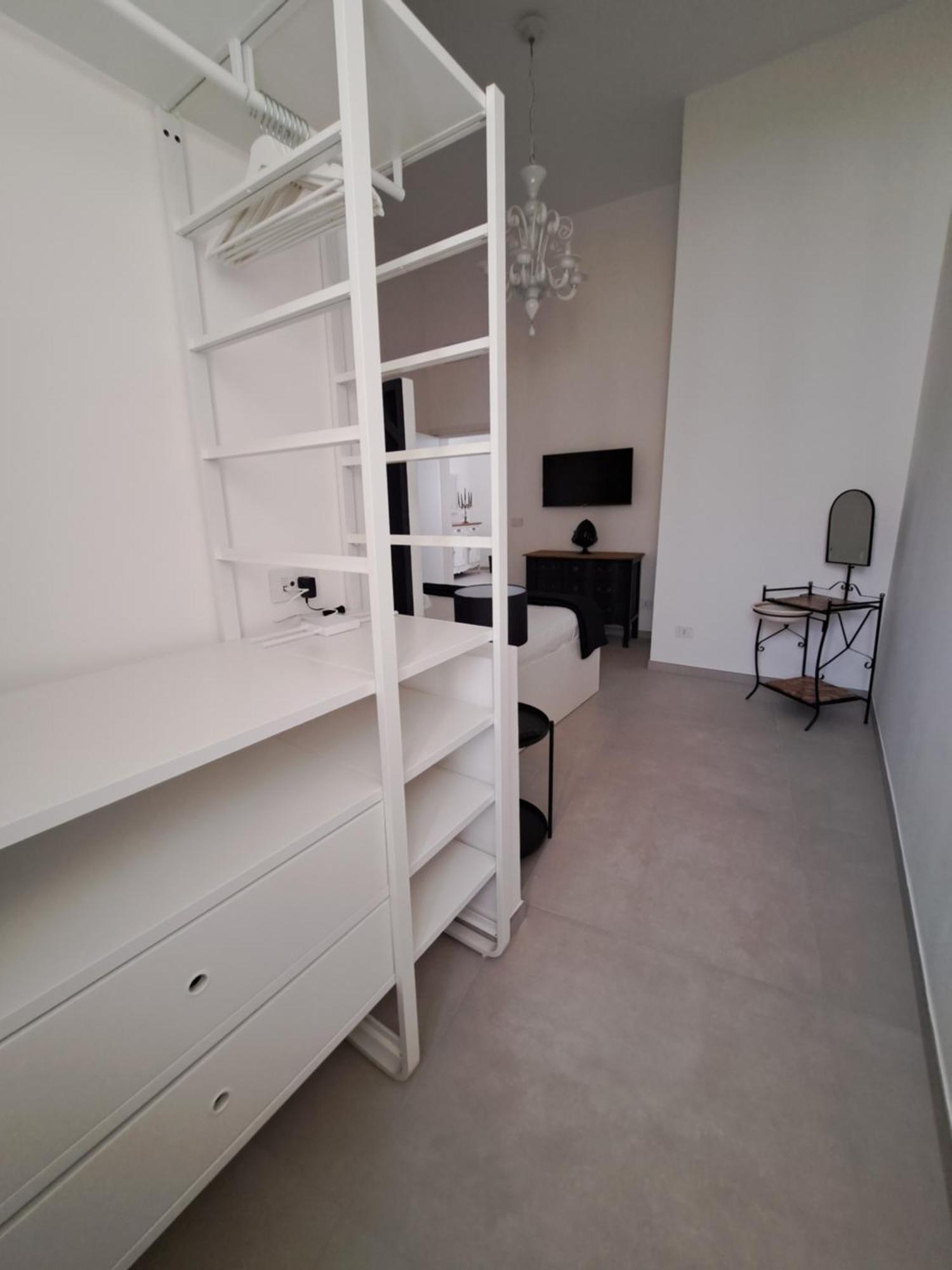 Palazzo Boccapianola Apartment Bari Bagian luar foto