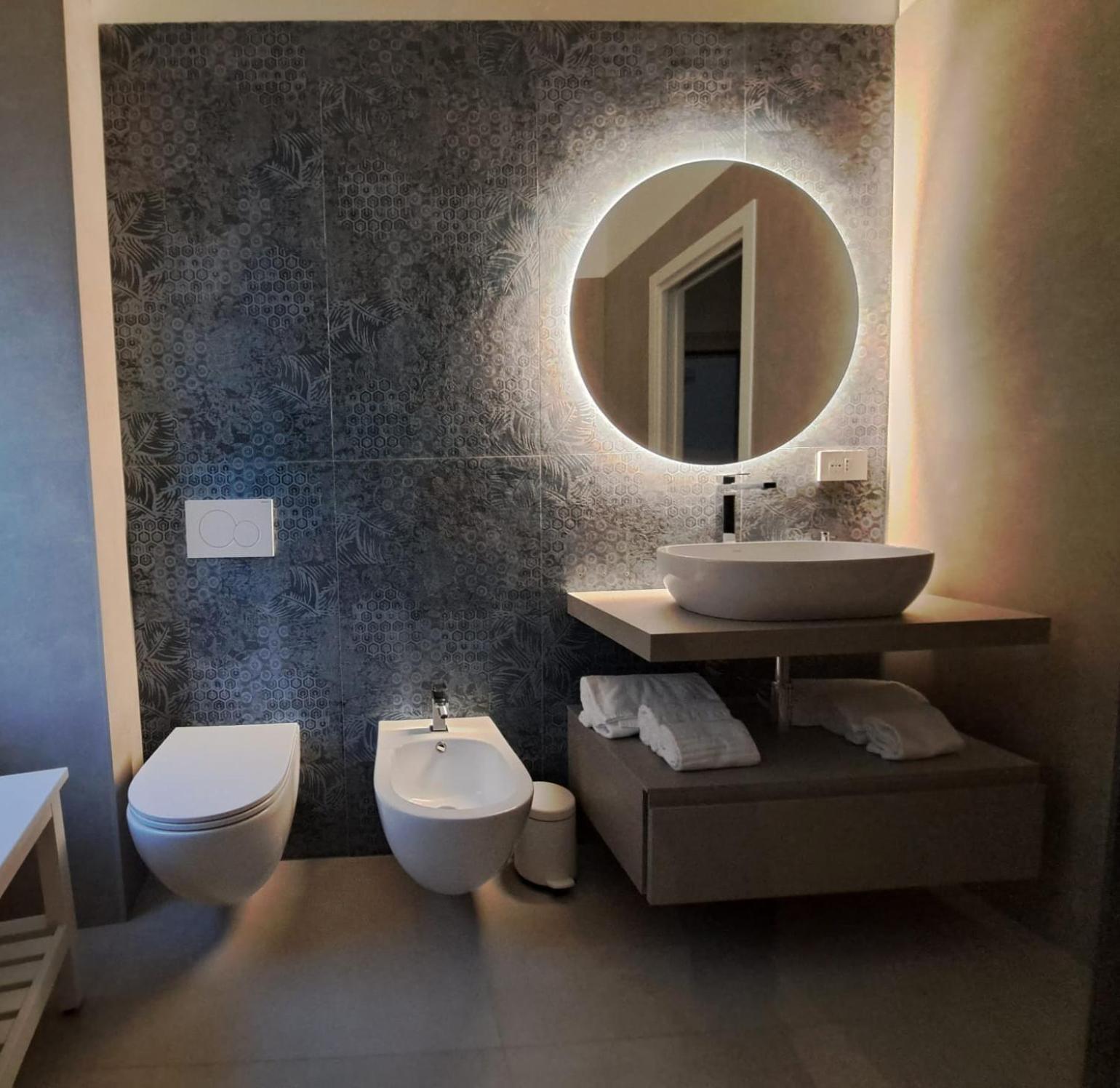 Palazzo Boccapianola Apartment Bari Bagian luar foto